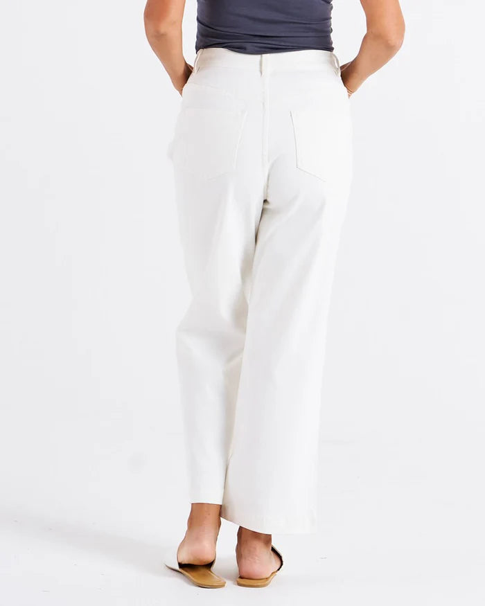 Betty Basics Winnie Jean White