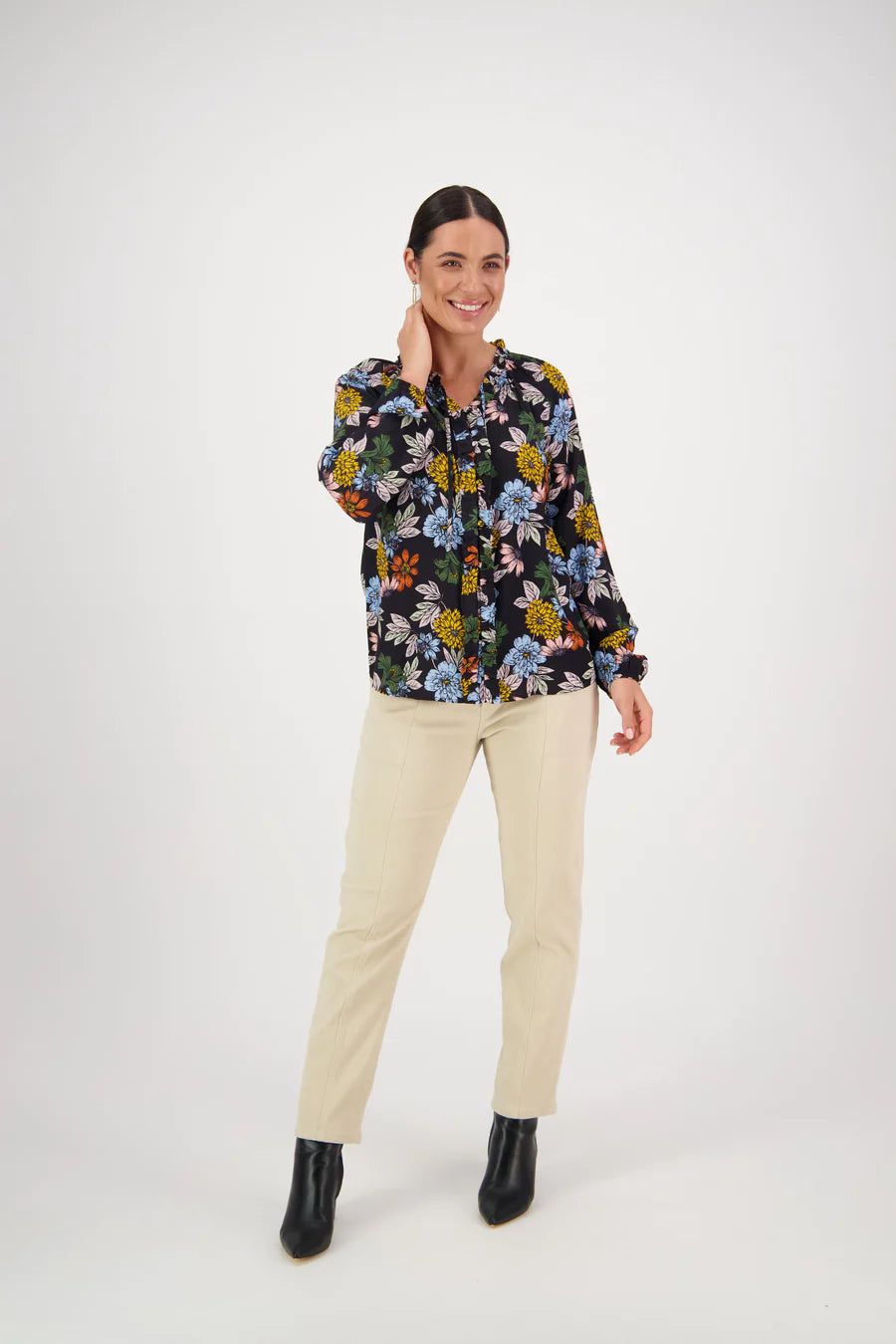 Vassalli V- Neck Top w Frill Viva La Bloom