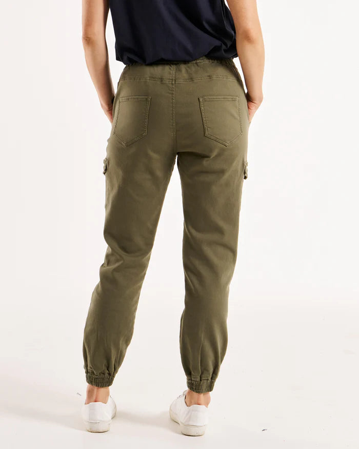 Betty Basics Connecticut Cargo Jean Khaki