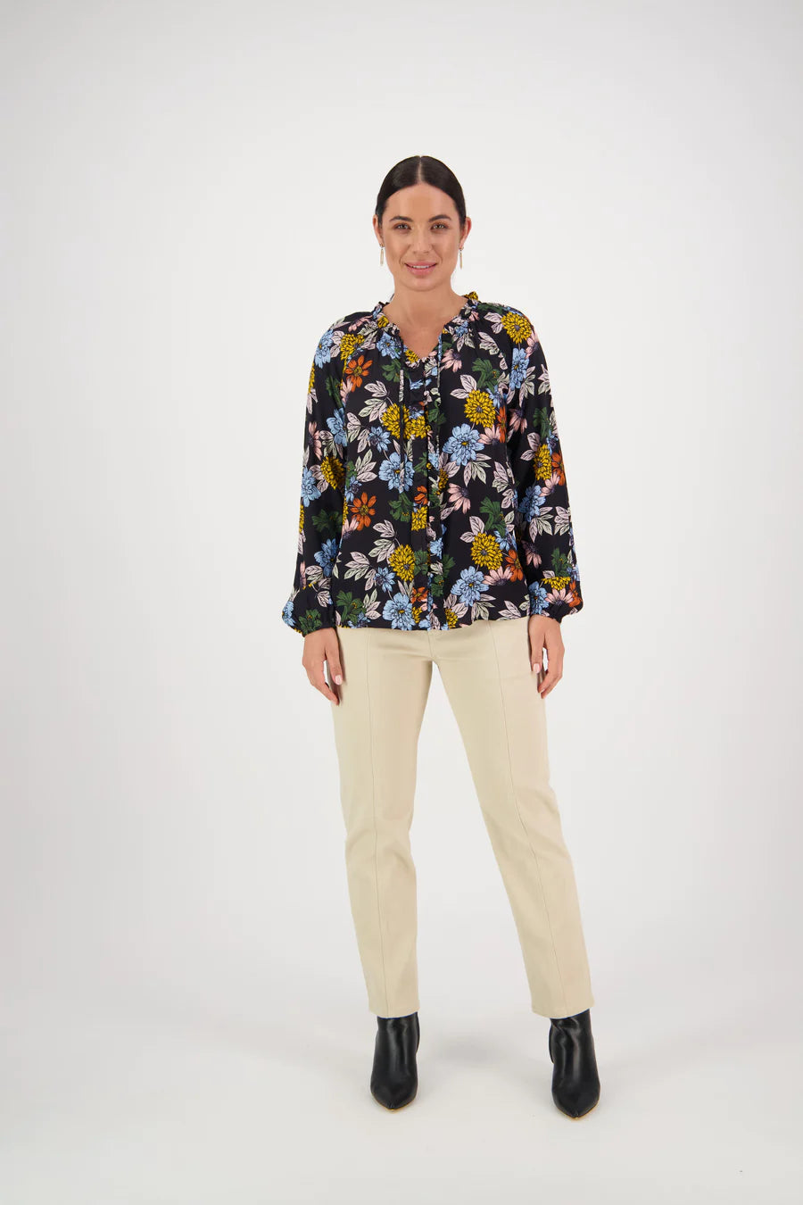 Vassalli V- Neck Top w Frill Viva La Bloom